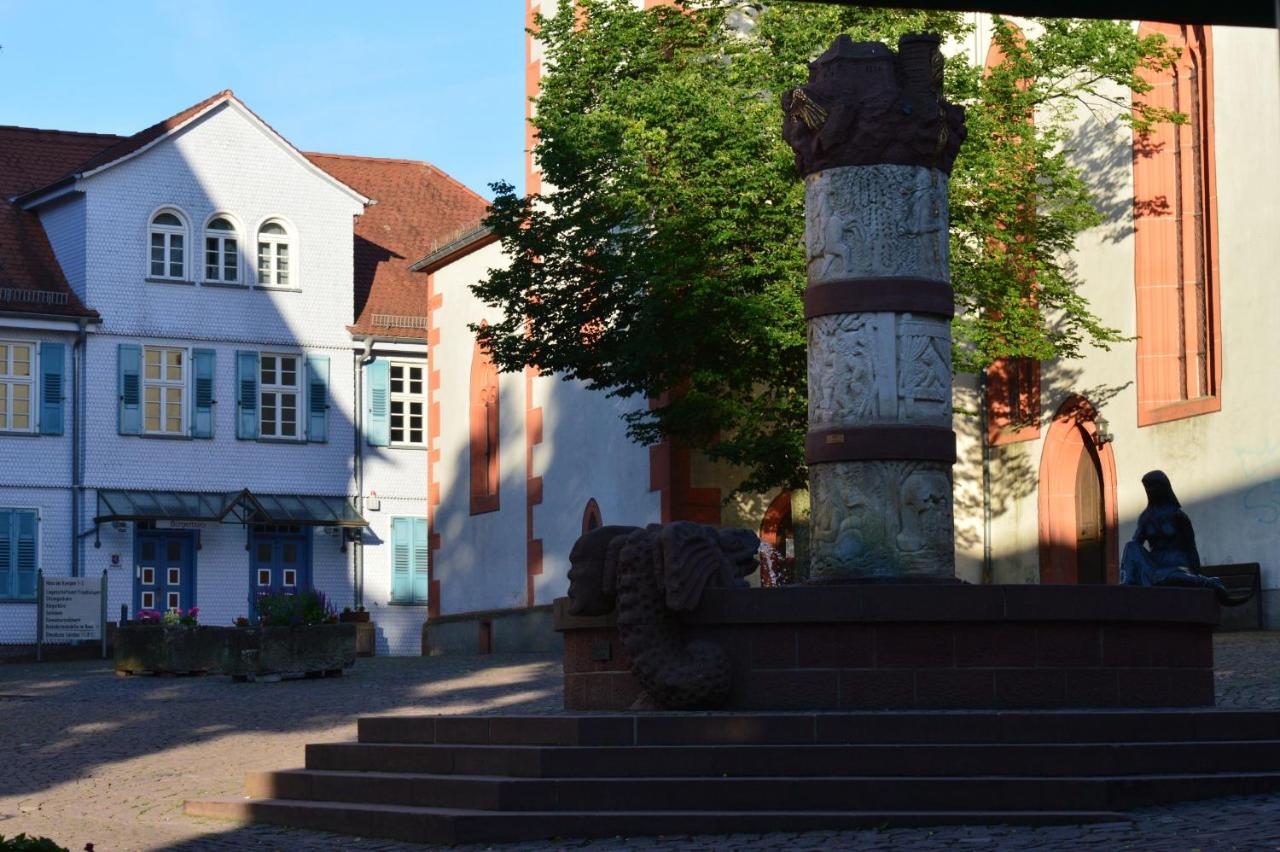 Burgmannenhaus Hotel Steinau an der Strasse Exterior photo